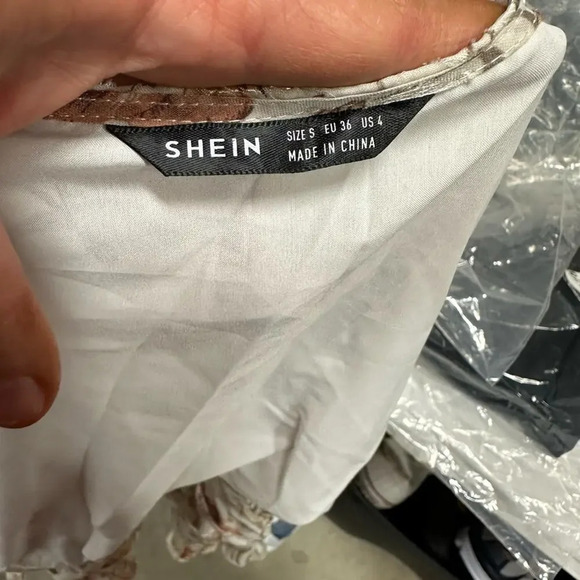 SHEIN Floral Top - Picture 2 of 10